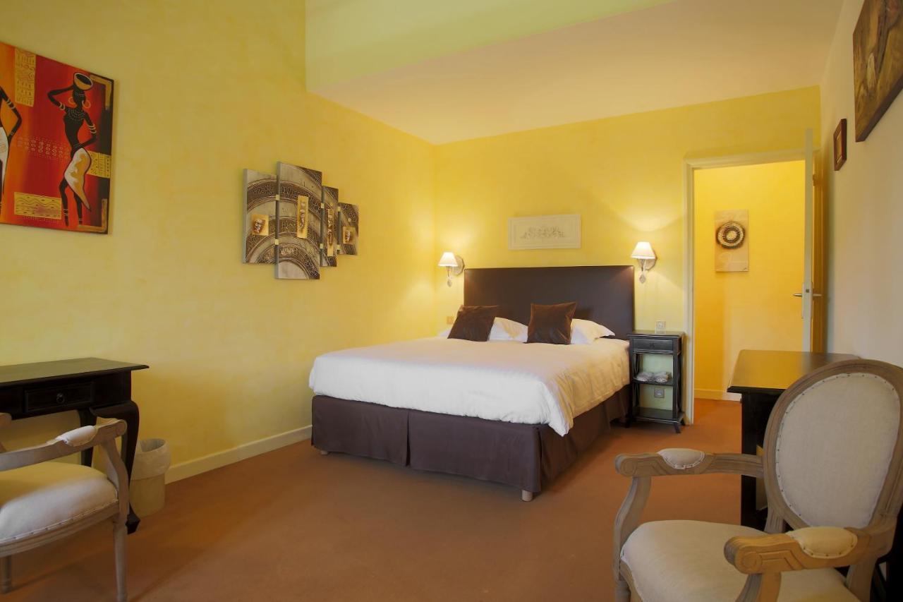 Domaine De Puy Robert Lascaux - A 800M Grotte De Lascaux - Hotel Avec Piscine - Chambres Et Gites-Appartements - Sarlat - Dordogne 蒙蒂尼亚克 外观 照片